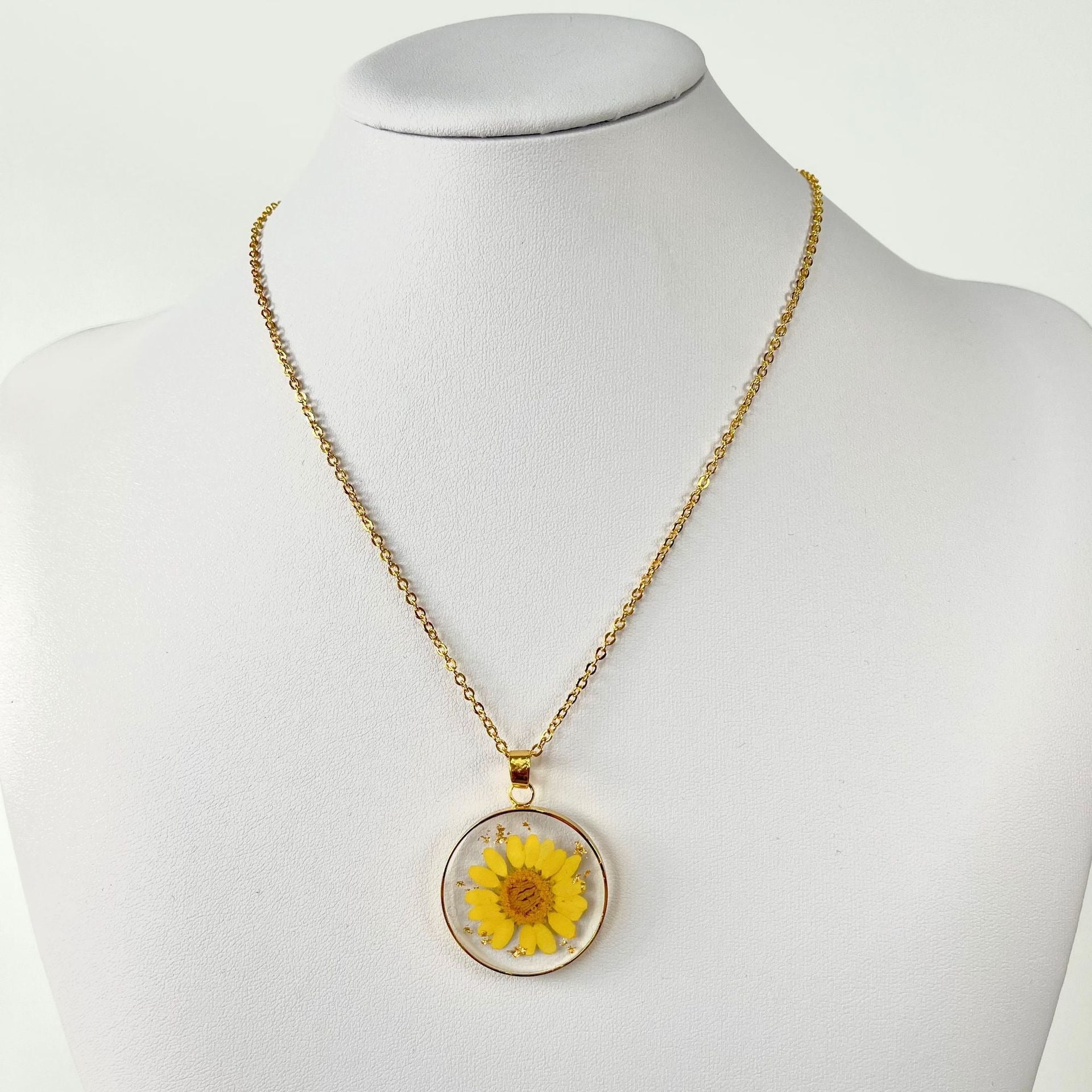 Wholesale 6pcs/pack Valentine's Day Gift Resin Dried Flower Necklace Creative Real Flower Fashion Pendant Pendant Jewelry Birthday Month Flower